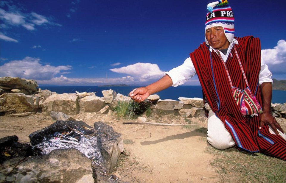 Uhrilahjoja maa äidille Bolivia