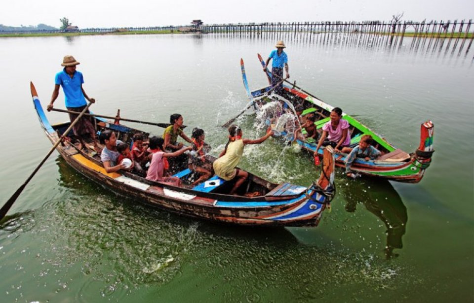 Vesileikkejä Myanmar Myanmar