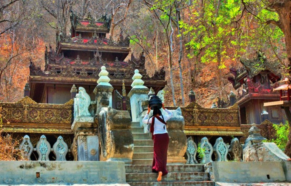 Muinaisia temppeleitä Myanmar