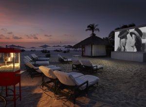 Bucuti ja Tara Beach elokuvailta tähtitaivaan alla rannalla