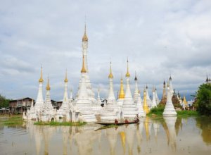 Myanmarin buddhalaiset temppelit