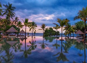 Infinity pool, Oberoi Beach Resort Lombok