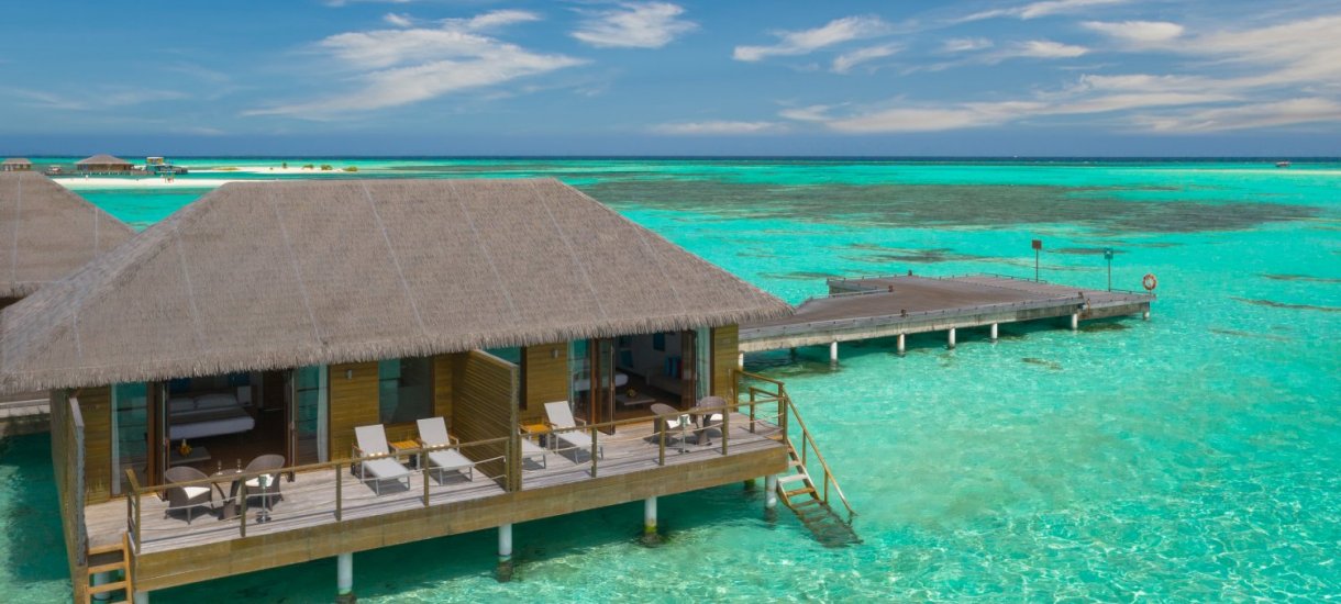 Cocoon Maldives lagoon villa ulkoa