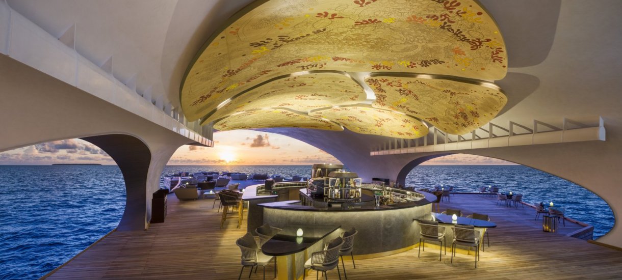 St. Regis Vommuli Resort Whale bar - Mural and Bar